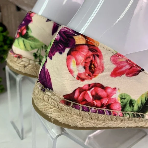 Yellow Box Lucetta Jewel Embellished Floral Slip On Espadrilles - Picture 6 of 9